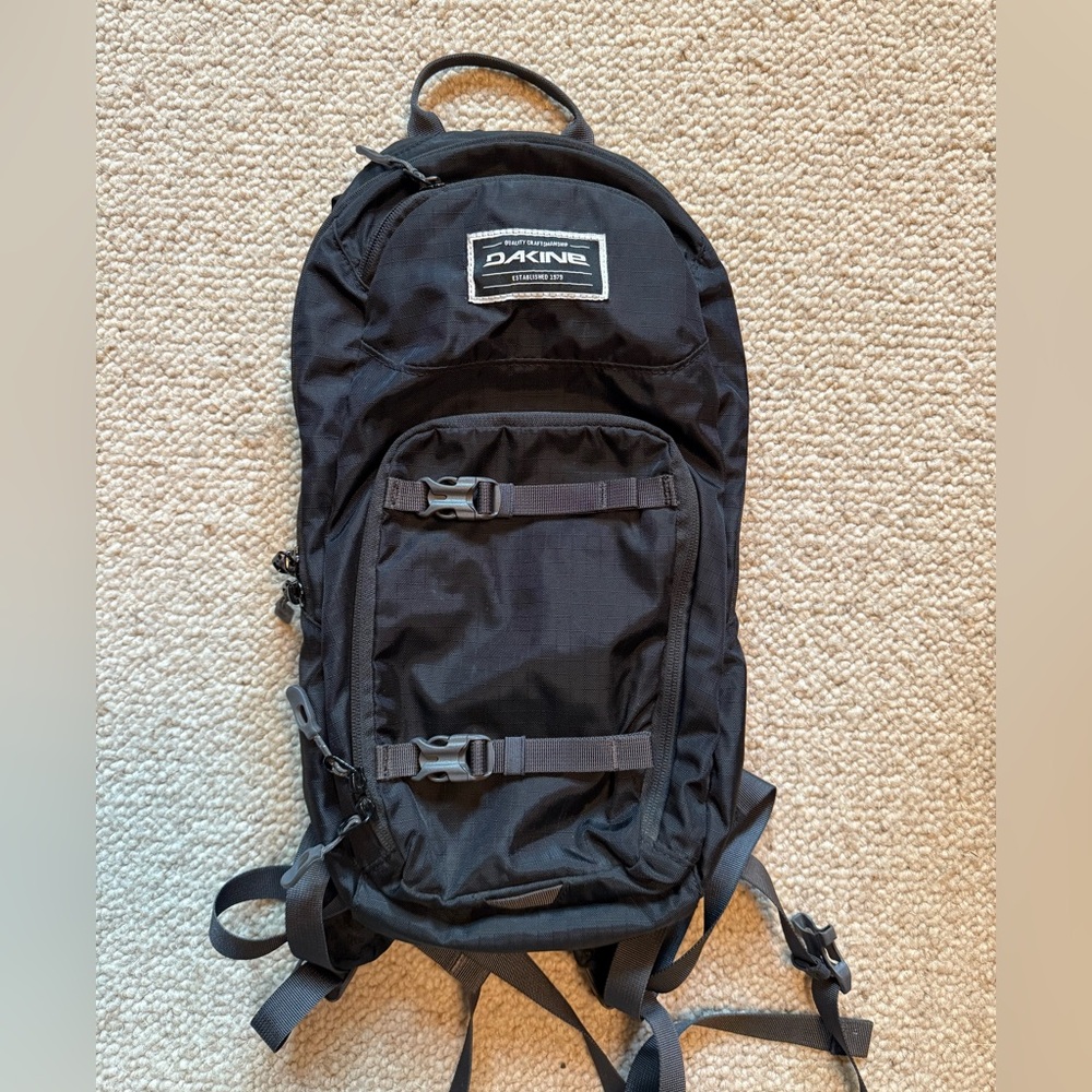 Dakine 8L Hydration Pack